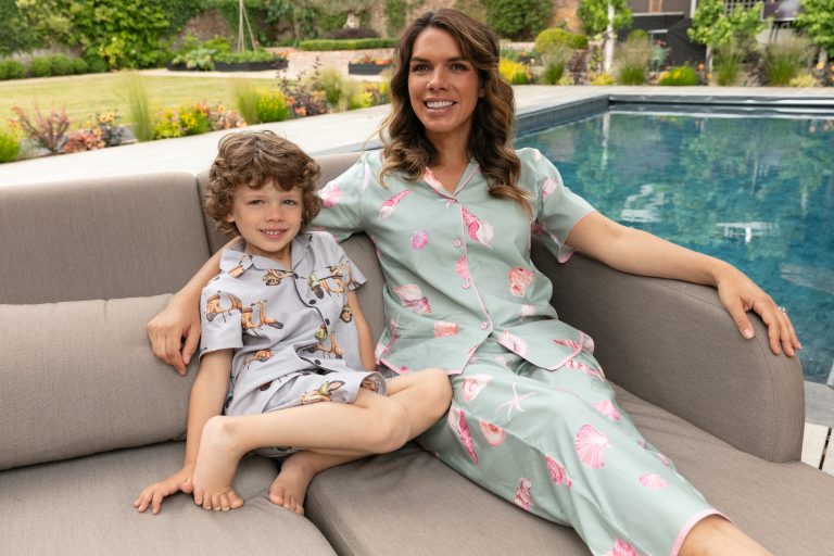 Liz_&_Luccini_-_Cyber_Jammies