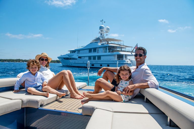 ROSELLI_FAMILY_ON_TENDER_SY